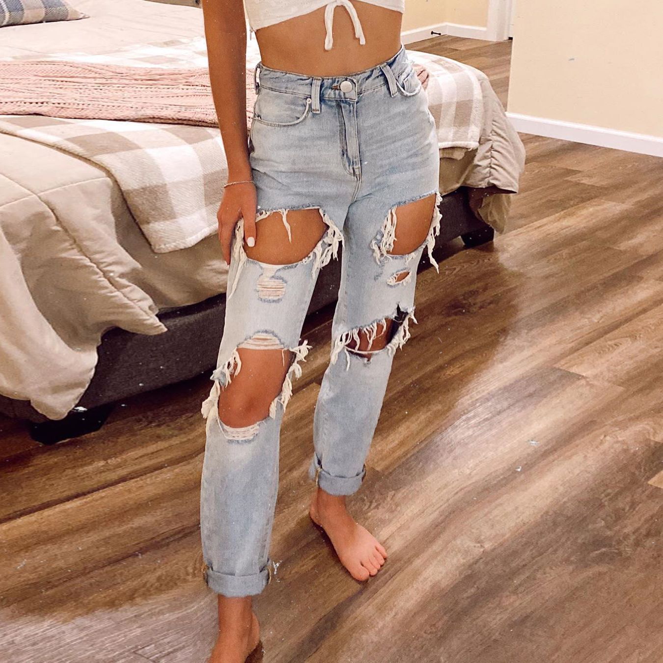 Ladies Jeans Ripped Holes Show Thin Denim Trousers